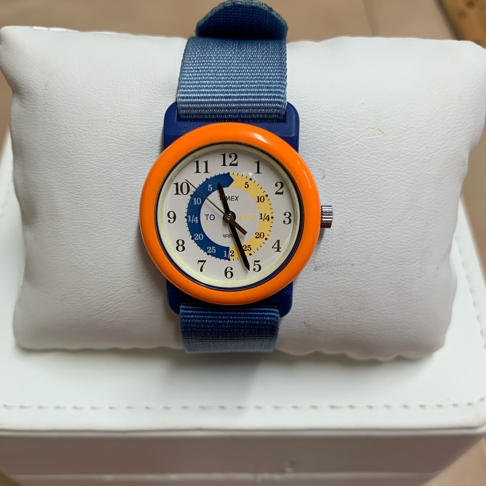 Timex Ba Cell Quartz Analog Ladies Watch.